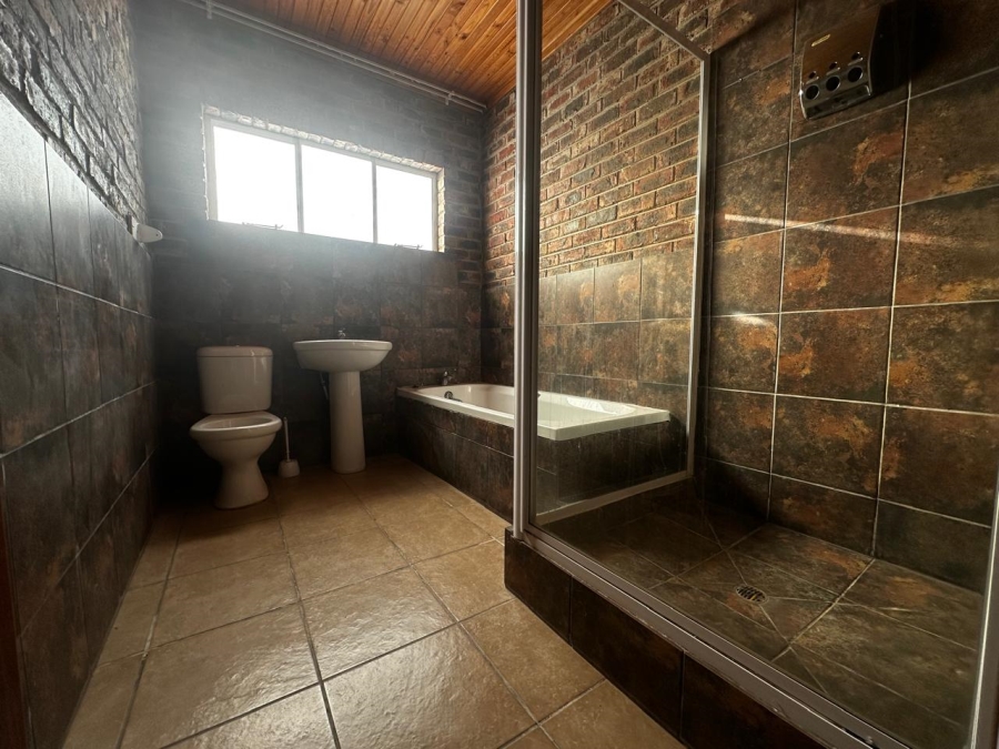4 Bedroom Property for Sale in Dealesville Free State